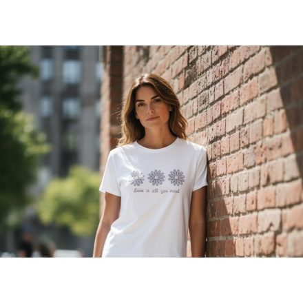 Fehér alapon, ezüst virág mintás póló