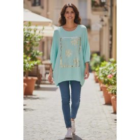   Nagyon szép menta színű, elől arany és hímzett mintás felső