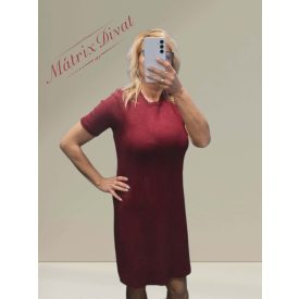 Burgundi bordó színű, kötött tunika vagy ruha